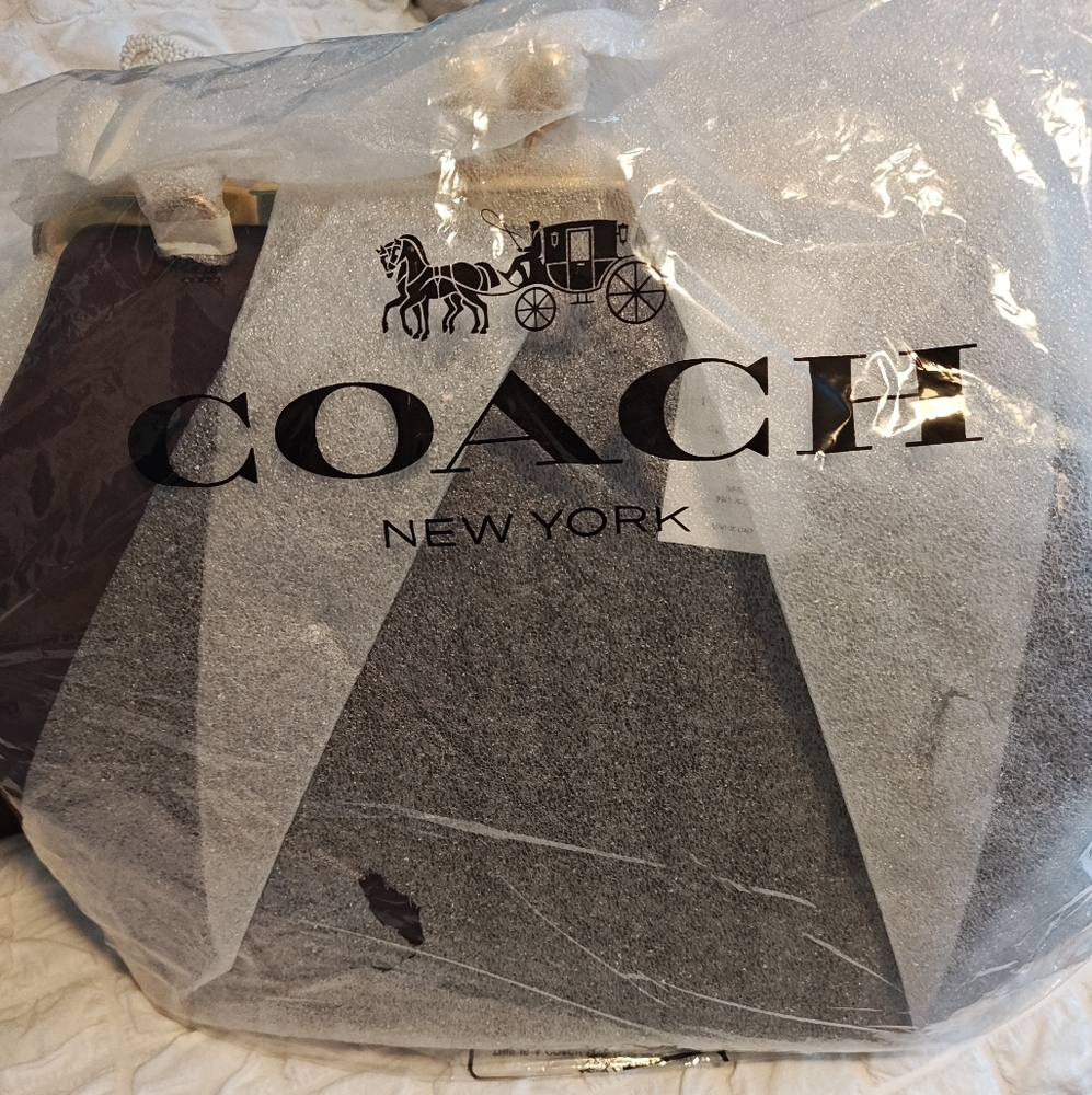 New Coach Large KissLock Handbag